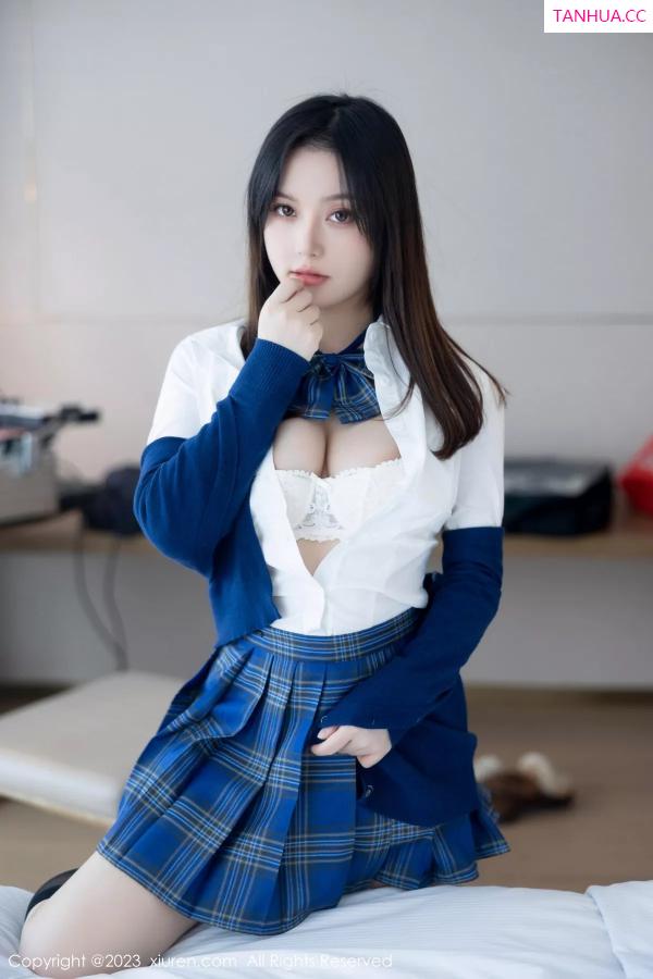 豆瓣酱  [XiuRen]高清写真图 2023.12.01 No.7754 豆瓣酱 丝袜美臀第59张图片